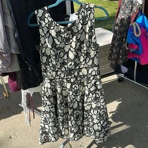 BEAUTIFUL LACE FLORAL DRESS